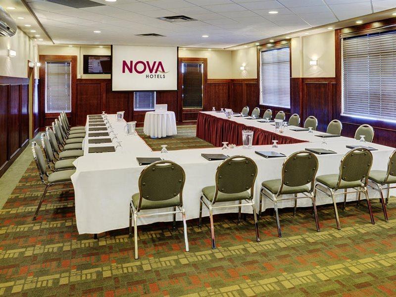 Chateau Nova Kingsway Эдмонтон Экстерьер фото
